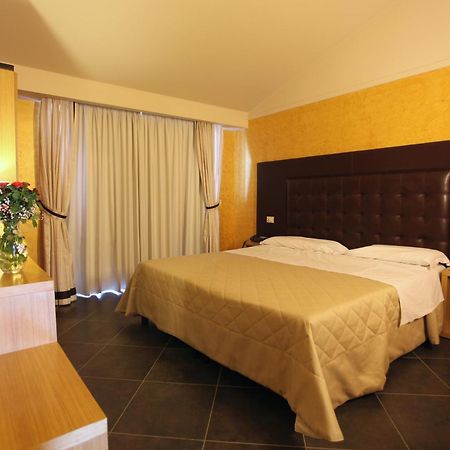 Hotel Briganti Qualiano Δωμάτιο φωτογραφία