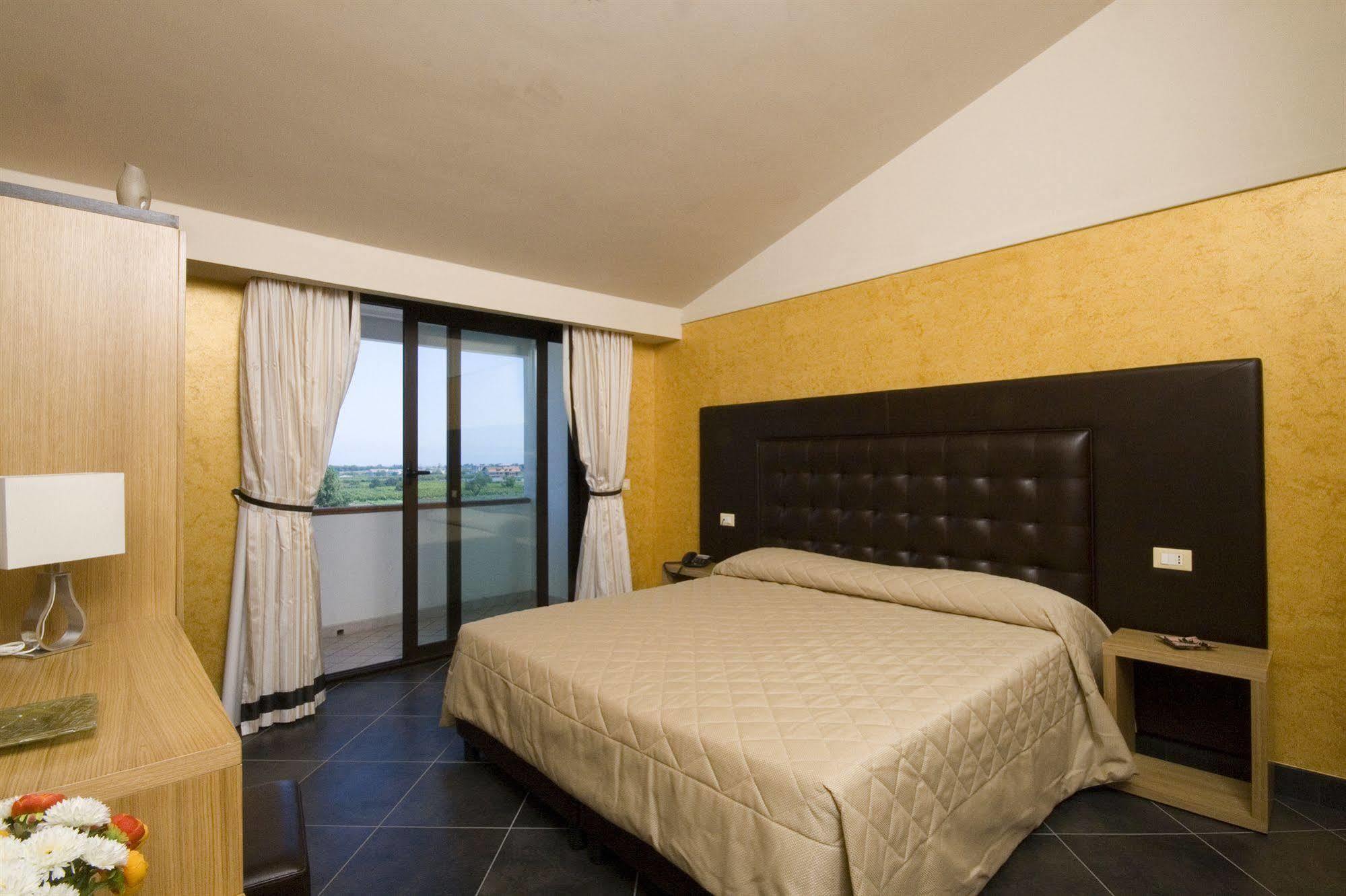 Hotel Briganti Qualiano Εξωτερικό φωτογραφία